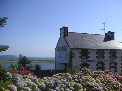 La maison du Lenn face à la mer Louannec Esterno foto