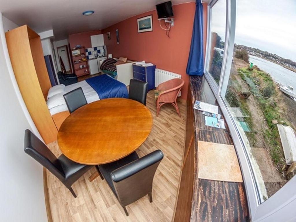 La maison du Lenn face à la mer Louannec Esterno foto