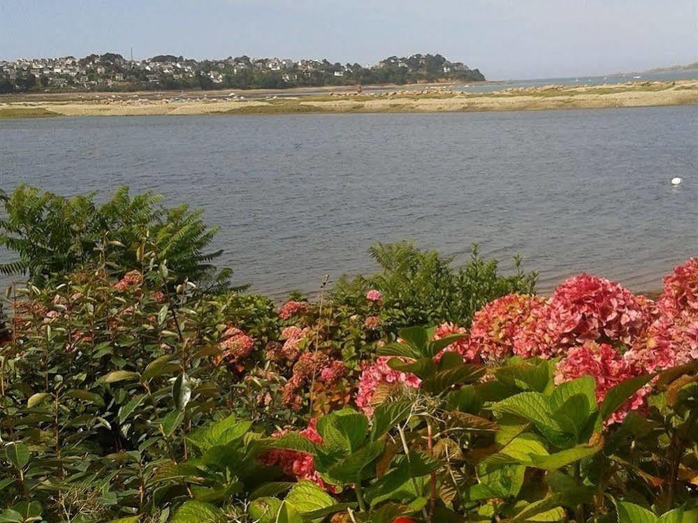 La maison du Lenn face à la mer Louannec Esterno foto